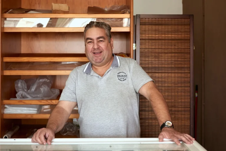 Vendedor do mercado de Espiche