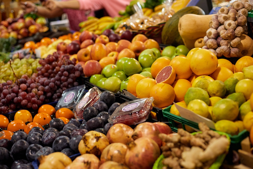 Banca de diversas frutas